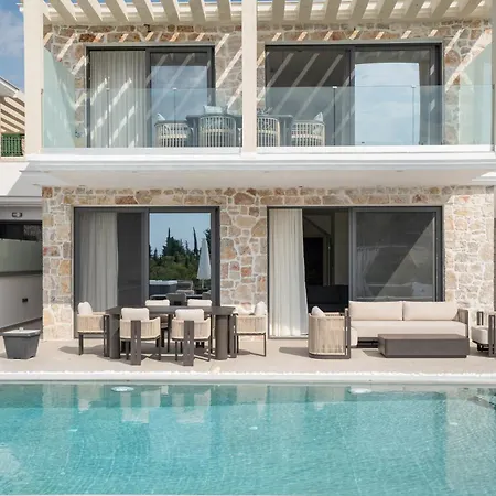 Norelia Luxury Pool Villa *