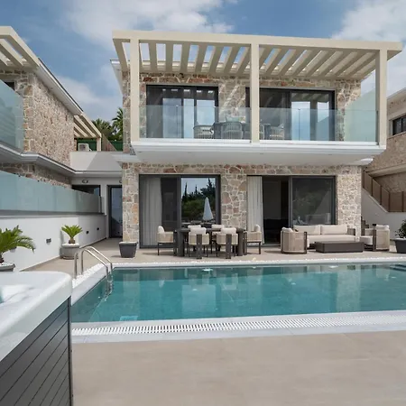 Norelia Luxury Pool