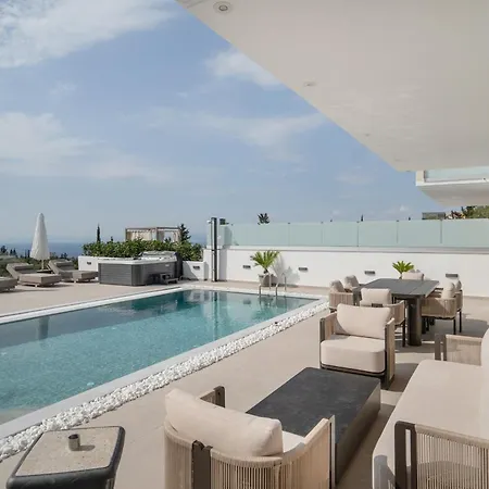 Norelia Luxury Pool Villa Tsoukaládhes